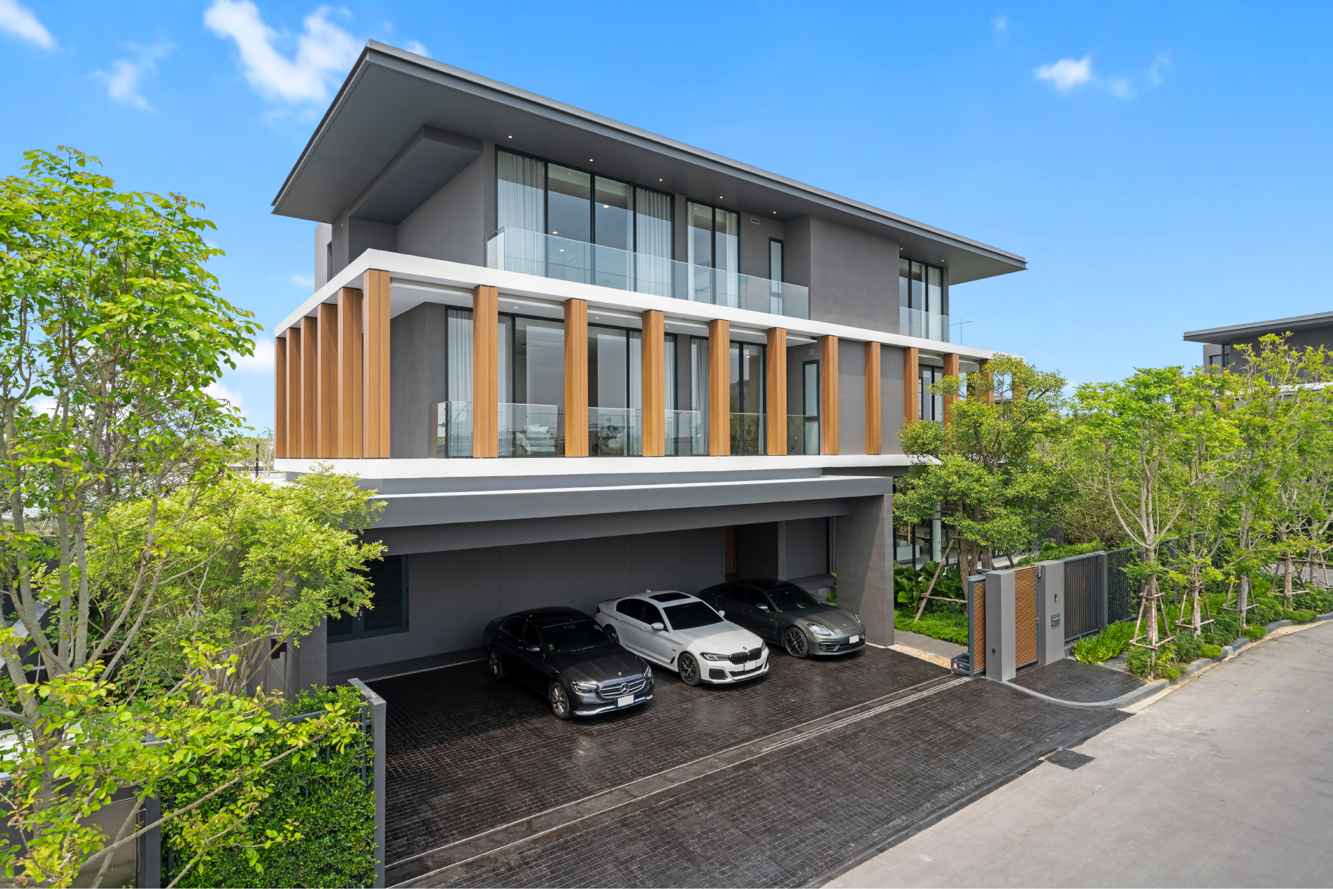Baan Issara Bangna