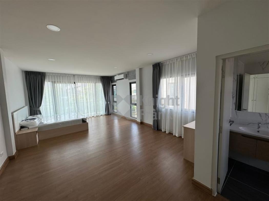 Rent House Centro Bangna