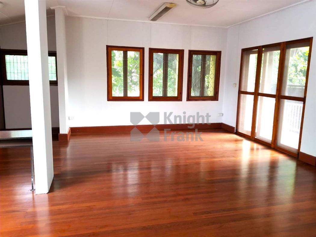 Single-Detached House in Ratchawithi 