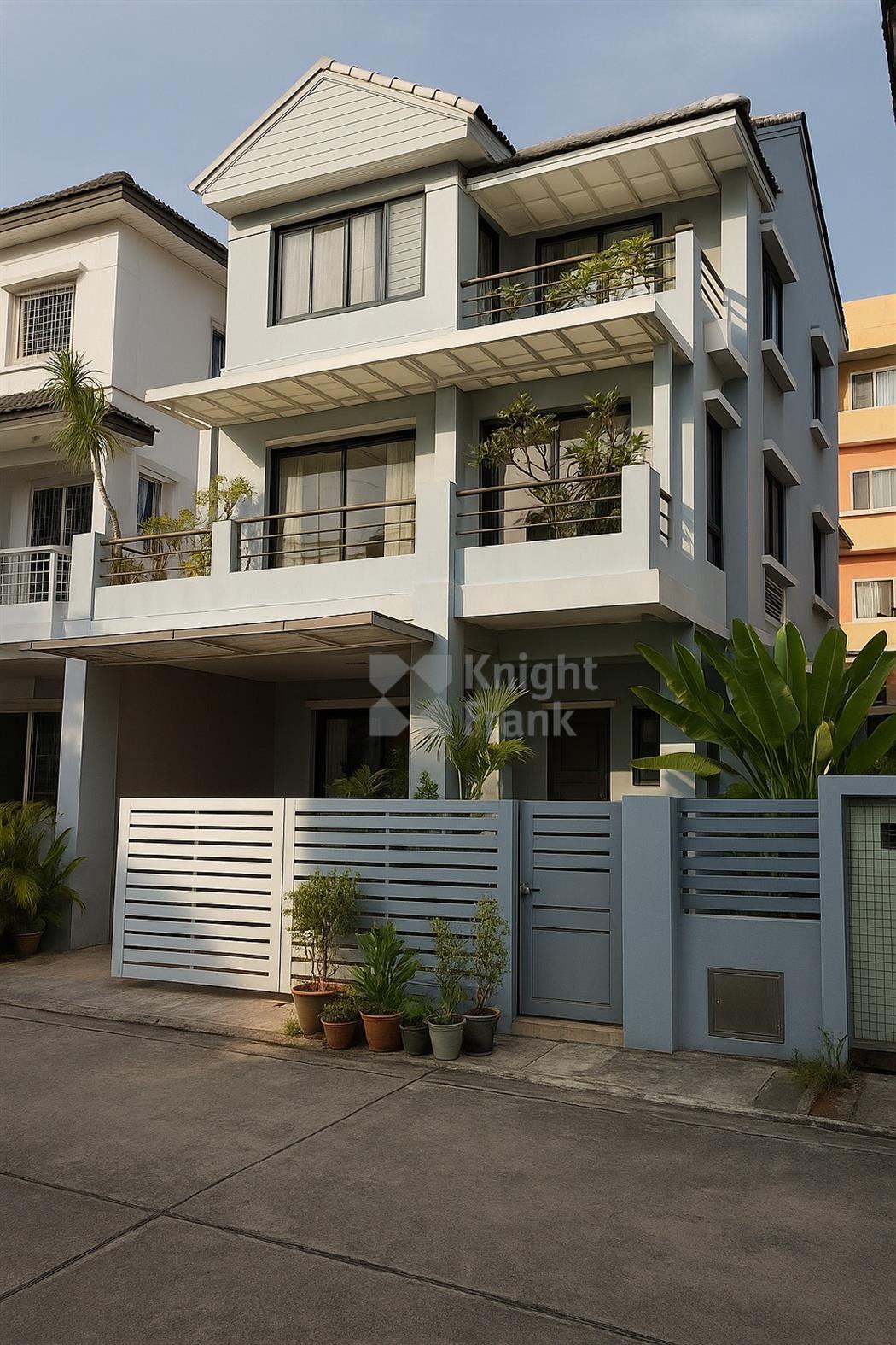 Townhome in Ari