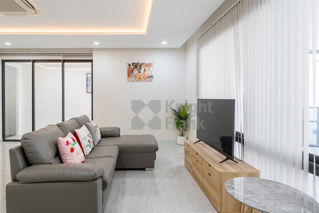 Single House at Thonglor