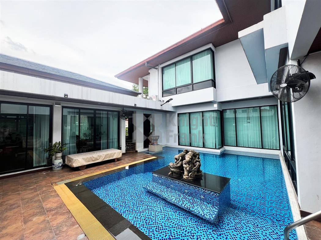 House in Sukhumvit 65