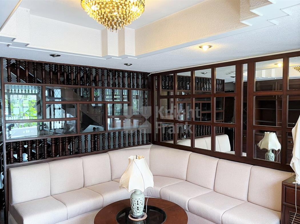 Townhouse in Sathorn Soi 3