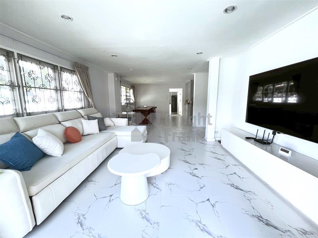 House in Suanluang 