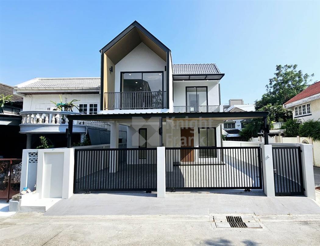 House in Sukhumvit 