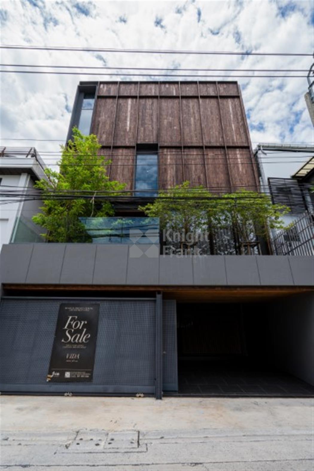 JIA Pool Residence