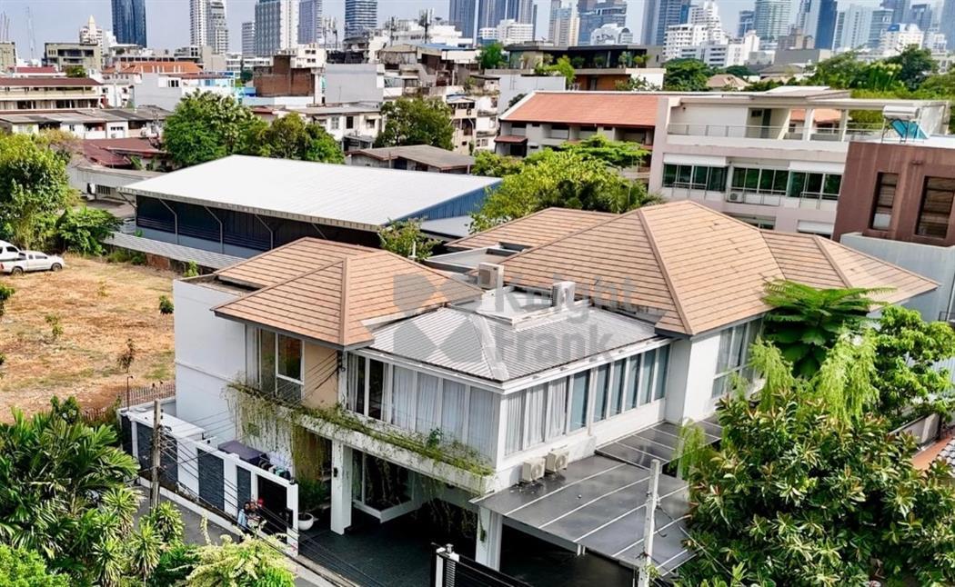 House in Sukhumvit 
